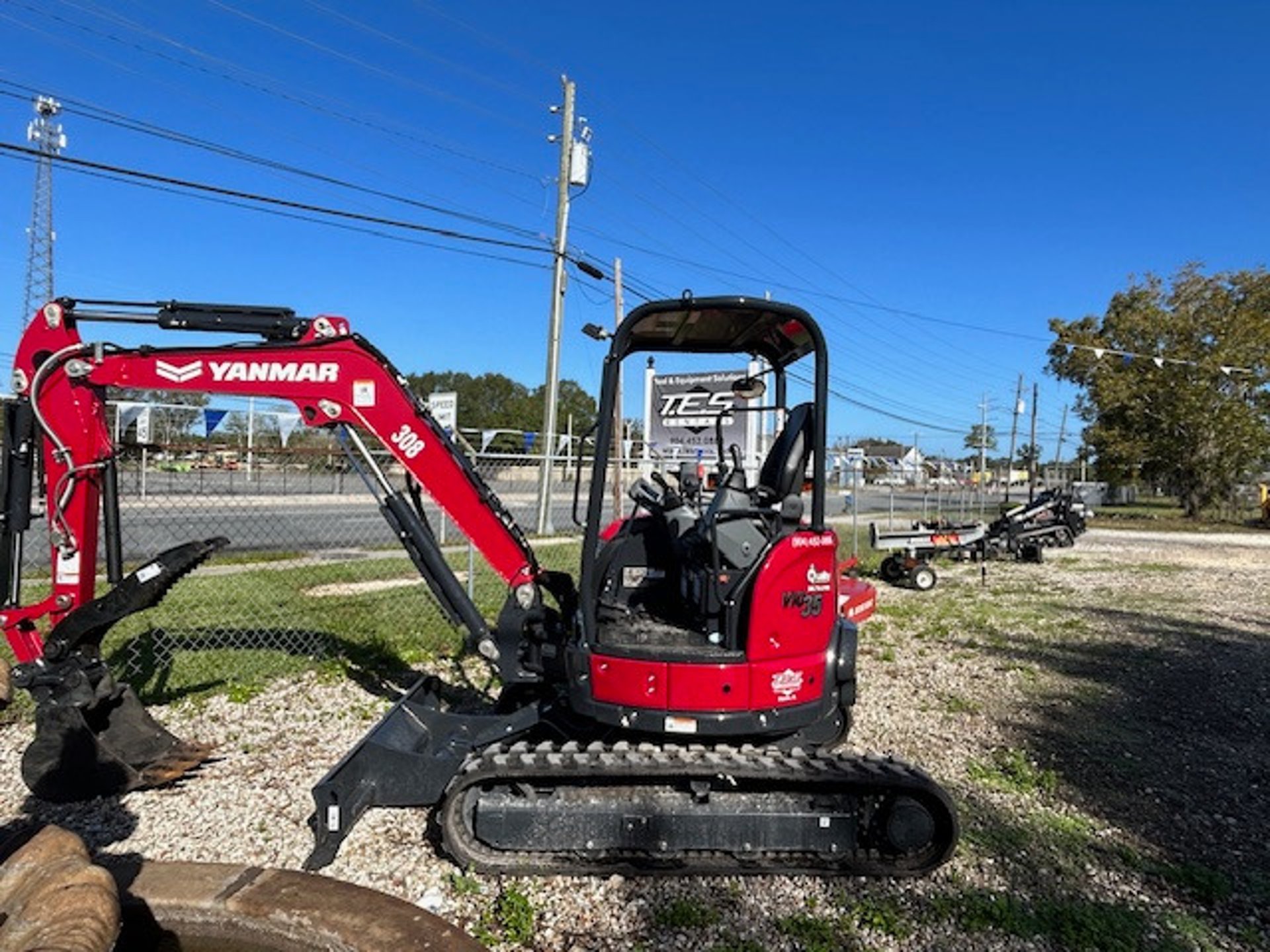Mini excavator rental in North Florida
